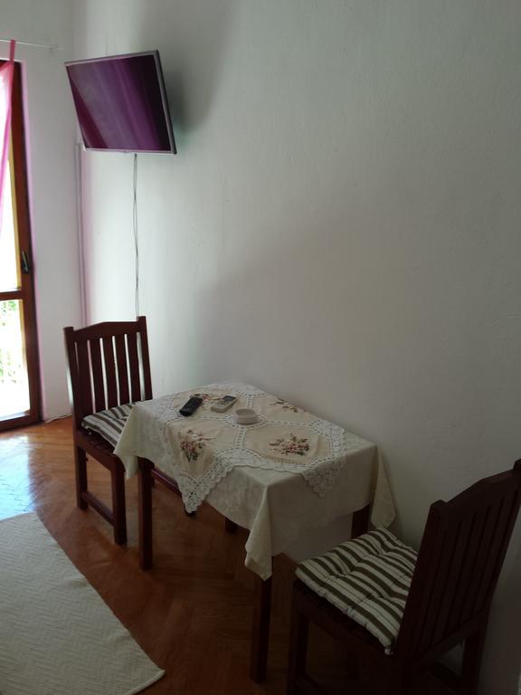 Apartments Almaja Villa Petrovac na moru Zimmer foto